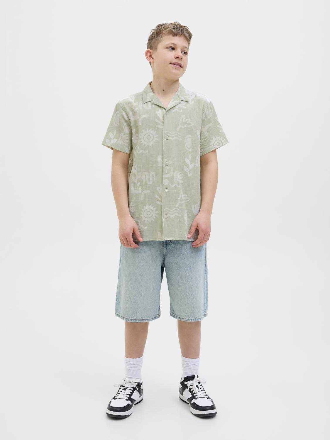 model_shot-front_full